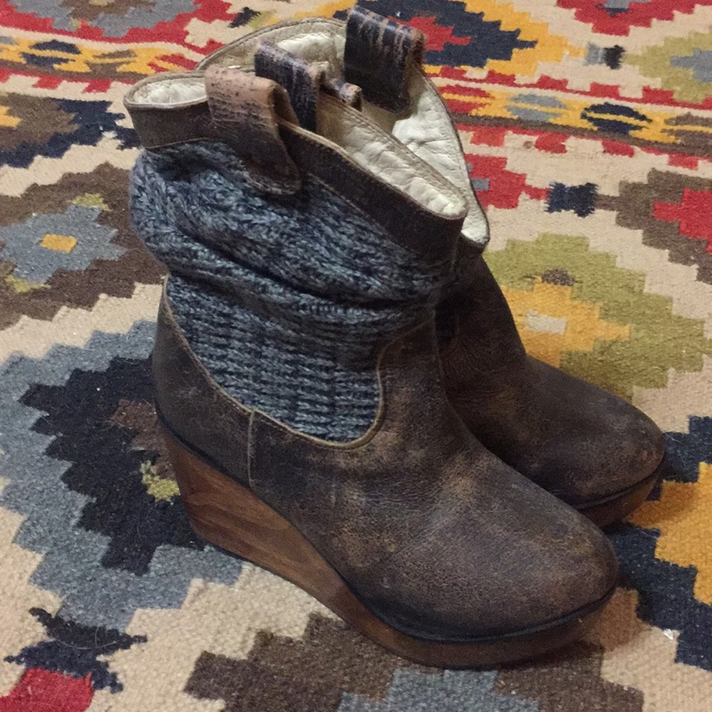 Bedstu Clog Boots - image 1
